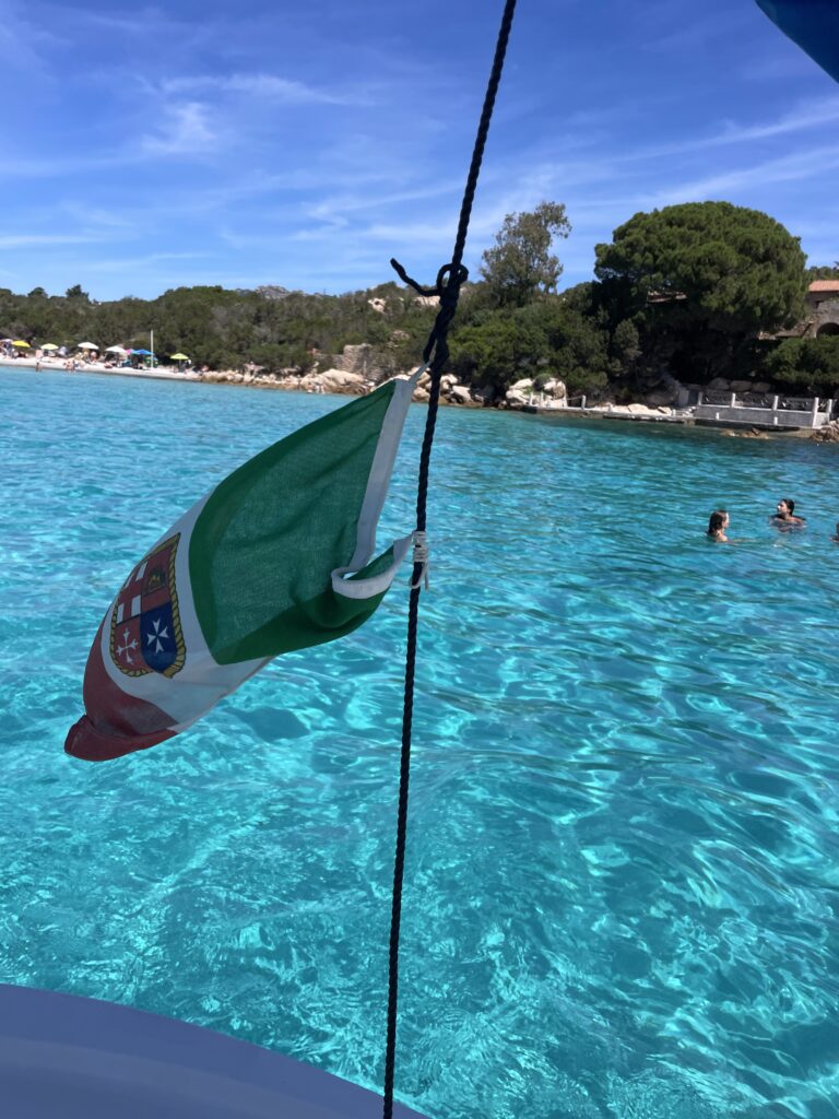 /private-boat-tour-costa-smeralda/ 2 private boat tour costa smeralda couple on boat